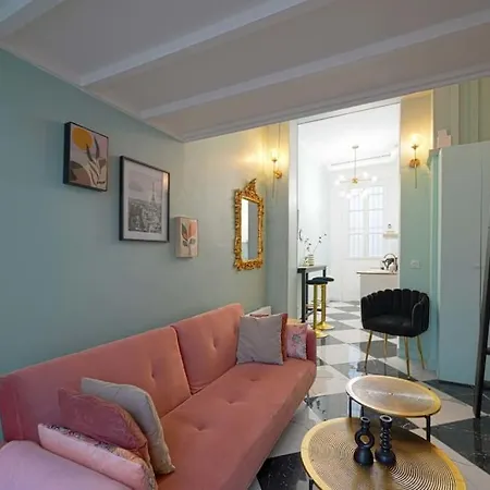 Renovated, Chic For Two *